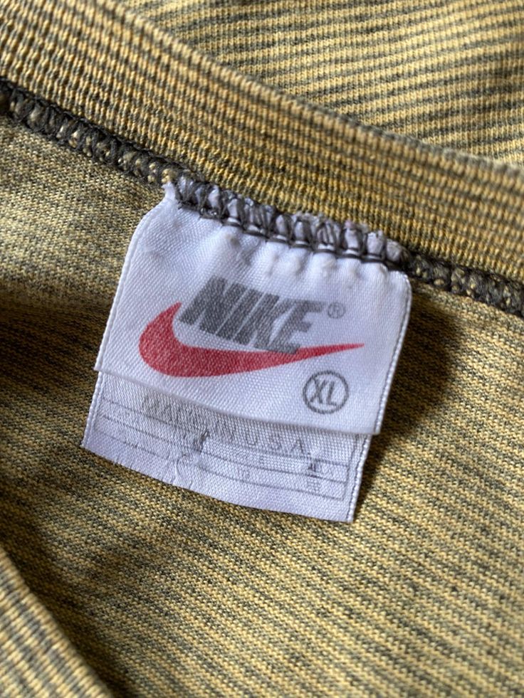 Nike Vintage Center Logo Tshirt (XL)